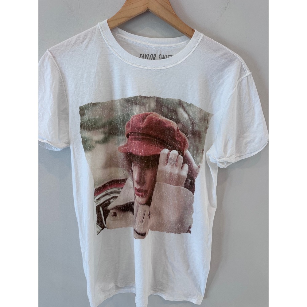 Taylor Swift Red Distressed Graphic T-Shirt Women's Size L  Official Merch NWOT